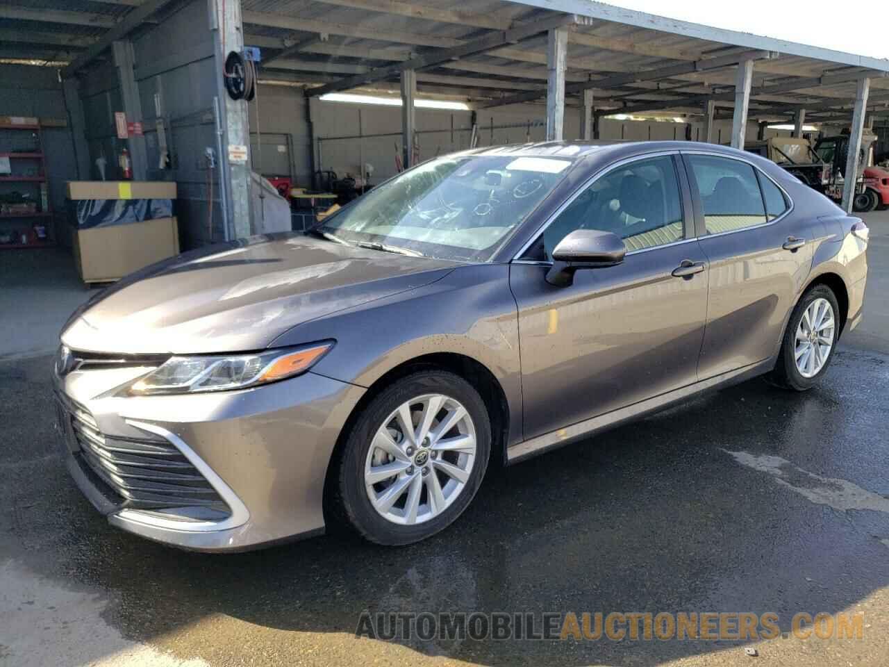 4T1C11AKXNU674586 TOYOTA CAMRY 2022