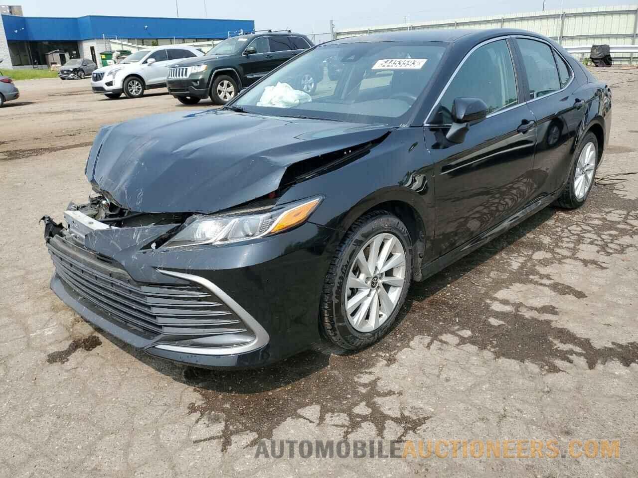 4T1C11AKXNU688195 TOYOTA CAMRY 2022