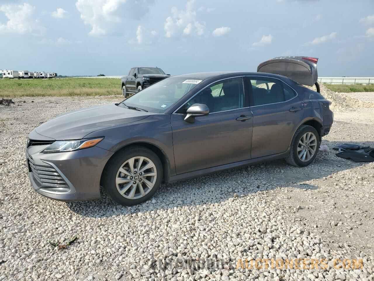 4T1C11AKXNU696068 TOYOTA CAMRY 2022