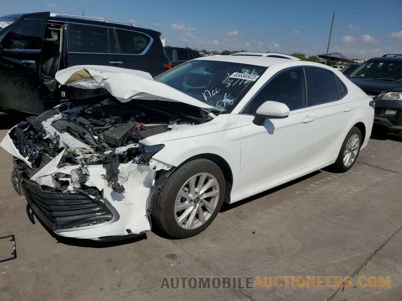 4T1C11AKXNU698144 TOYOTA CAMRY 2022