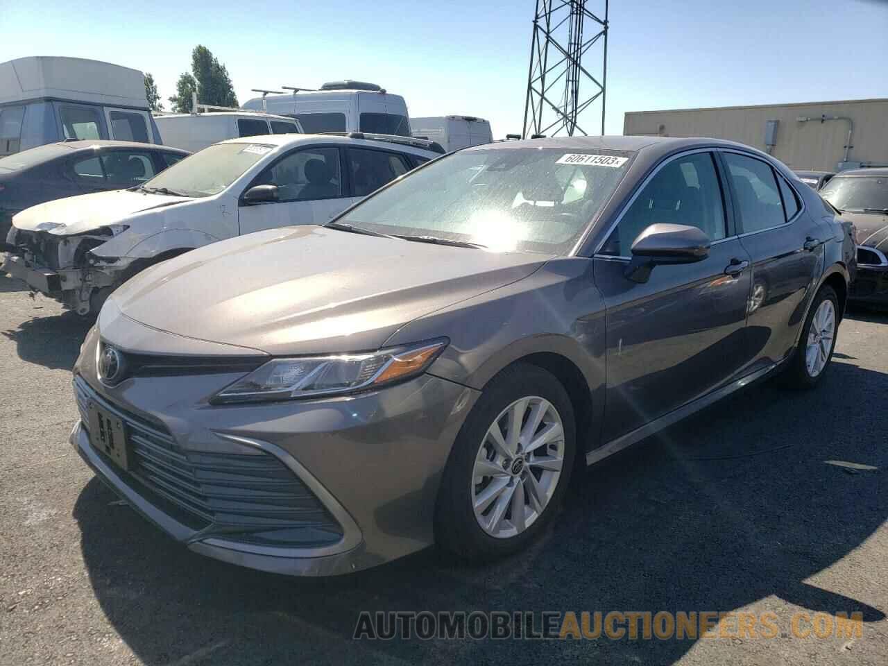 4T1C11AKXNU713242 TOYOTA CAMRY 2022