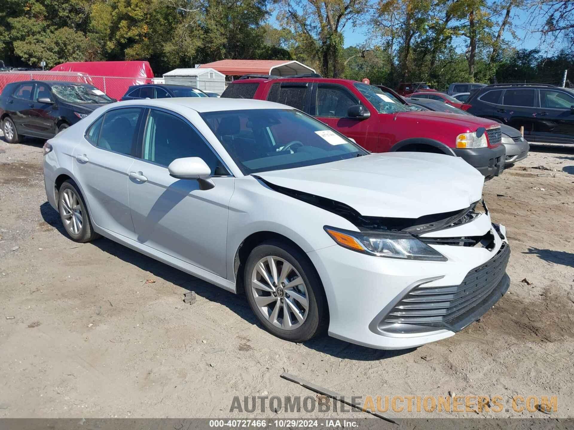 4T1C11AKXRU211451 TOYOTA CAMRY 2024