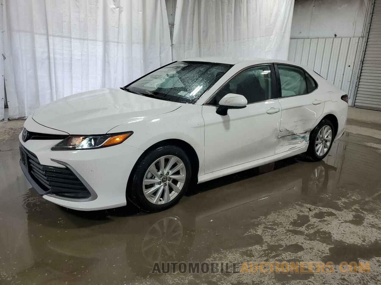 4T1C11AKXRU224717 TOYOTA CAMRY 2024