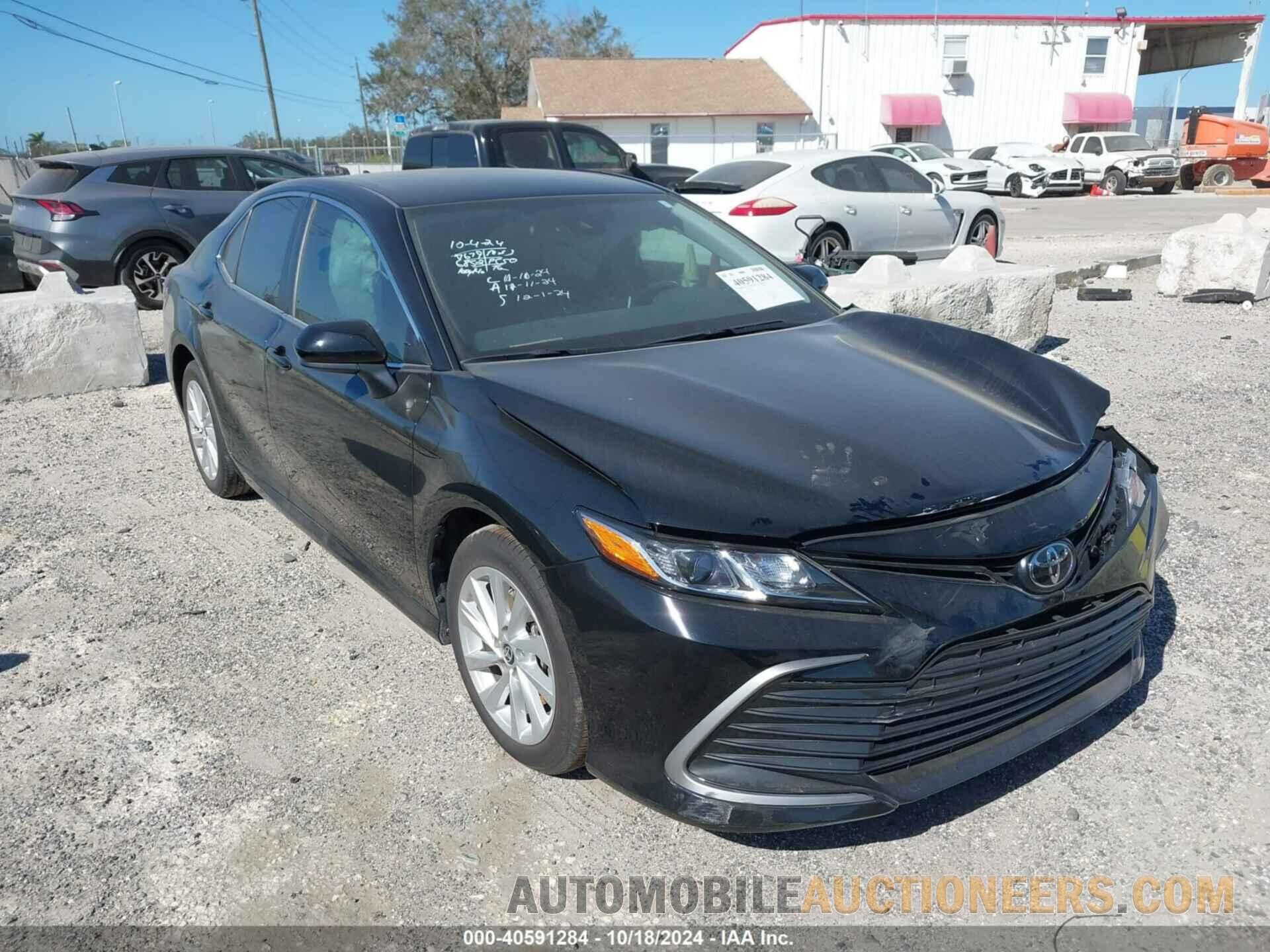 4T1C11AKXRU236852 TOYOTA CAMRY 2024