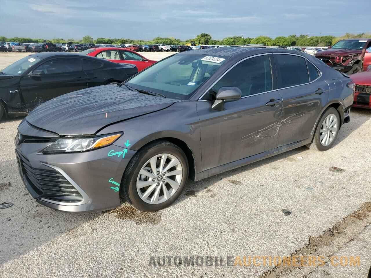 4T1C11AKXRU258446 TOYOTA CAMRY 2024