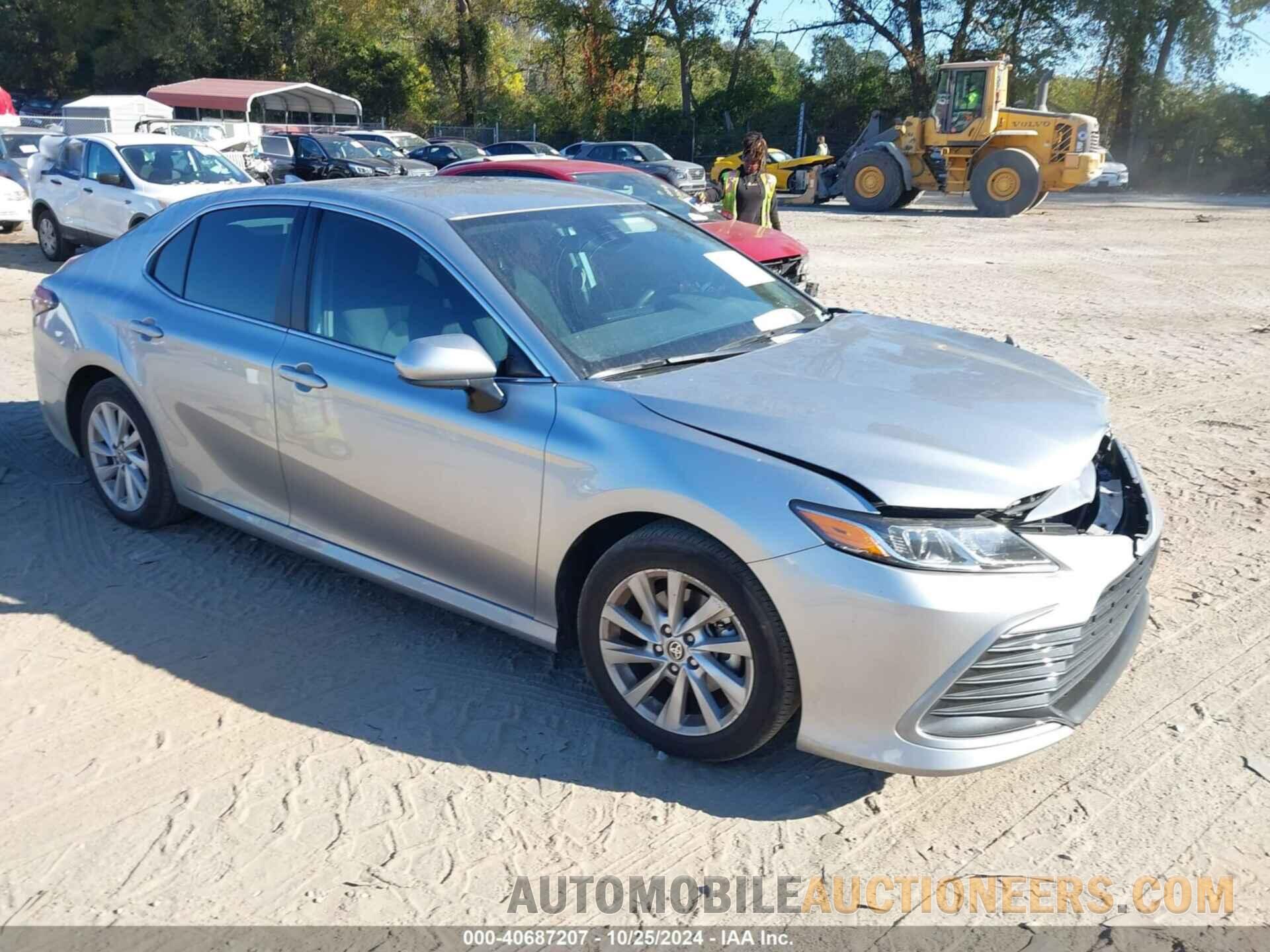 4T1C11AKXRU863678 TOYOTA CAMRY 2024