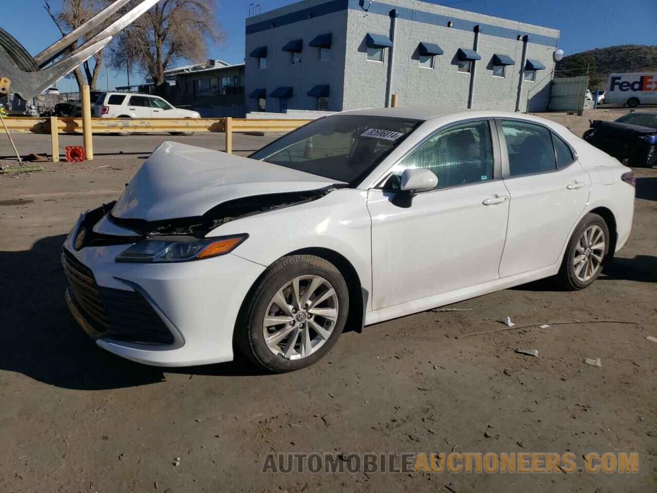 4T1C11AKXRU871618 TOYOTA CAMRY 2024