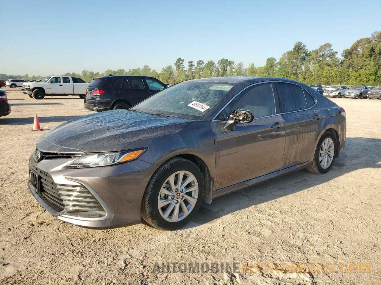 4T1C11AKXRU891710 TOYOTA CAMRY 2024