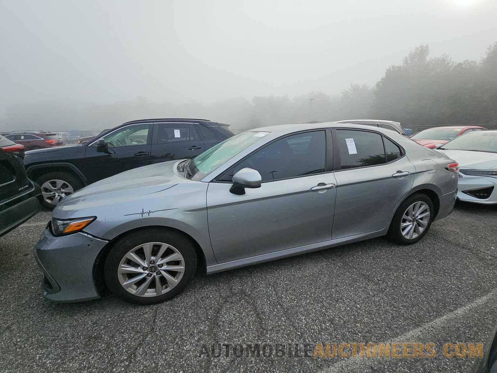 4T1C11BK4MU037366 Toyota Camry 2021