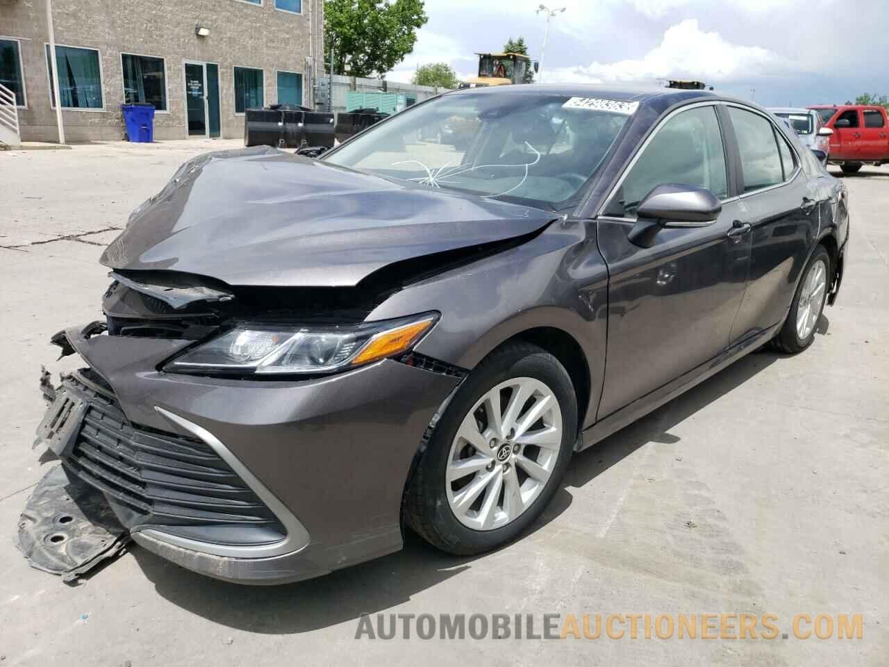 4T1C11BK5NU059555 TOYOTA CAMRY 2022