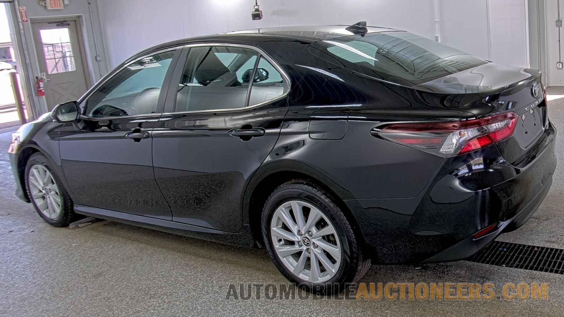 4T1C11BK7MU027382 TOYOTA CAMRY 2021