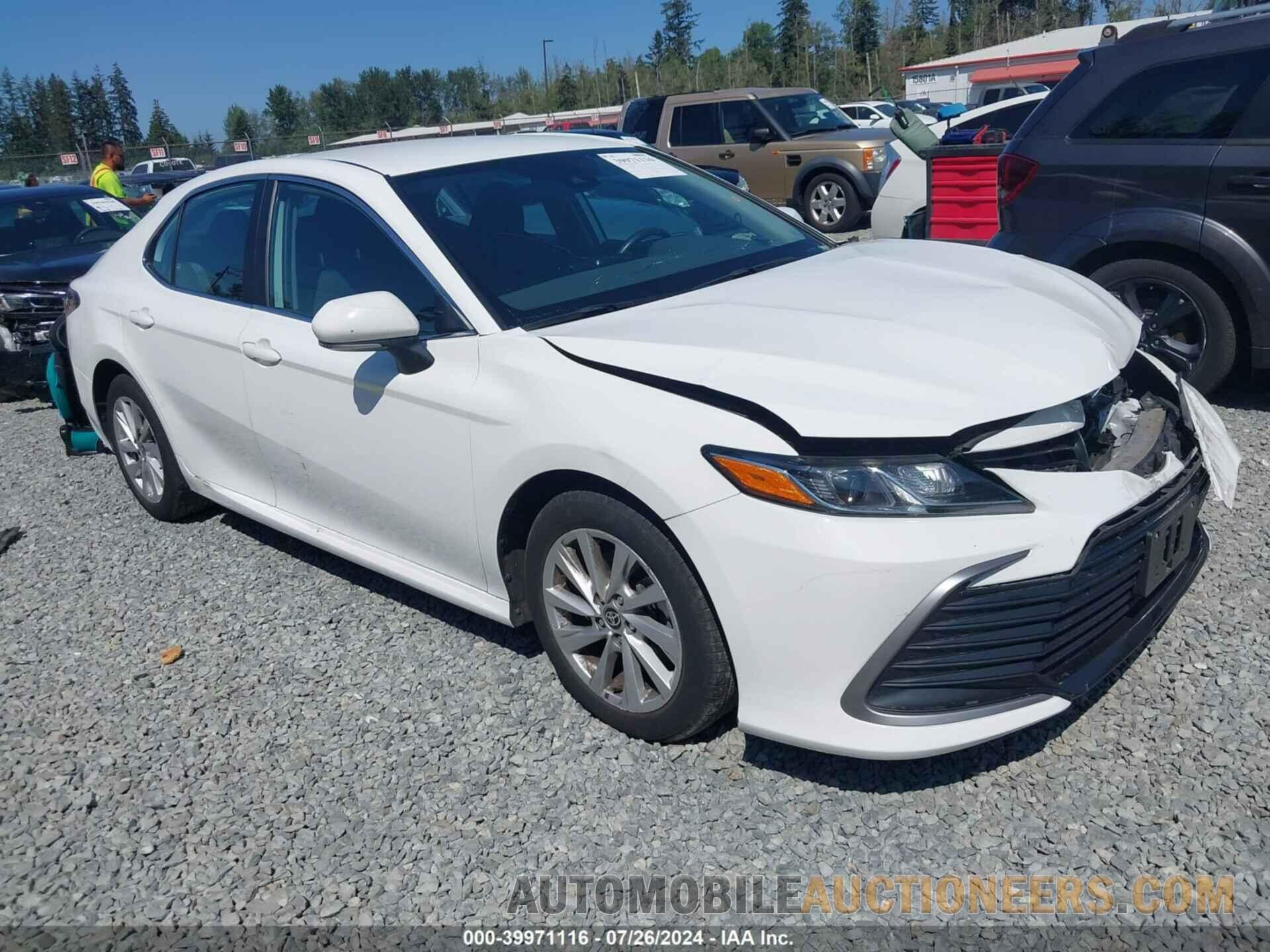 4T1C11BK7MU033439 TOYOTA CAMRY 2021