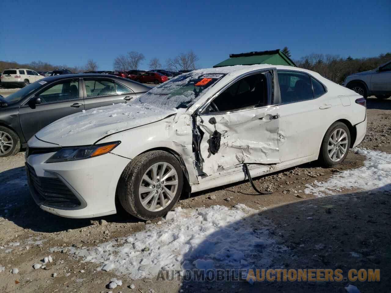 4T1C11BK8MU038083 TOYOTA CAMRY 2021