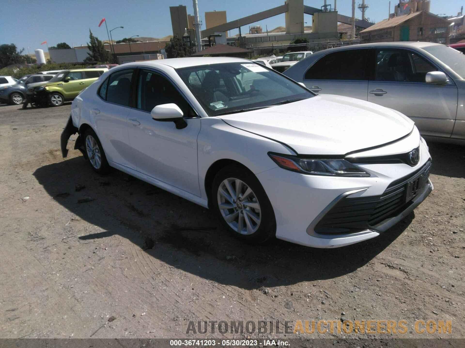 4T1C11BK8MU038522 TOYOTA CAMRY 2021