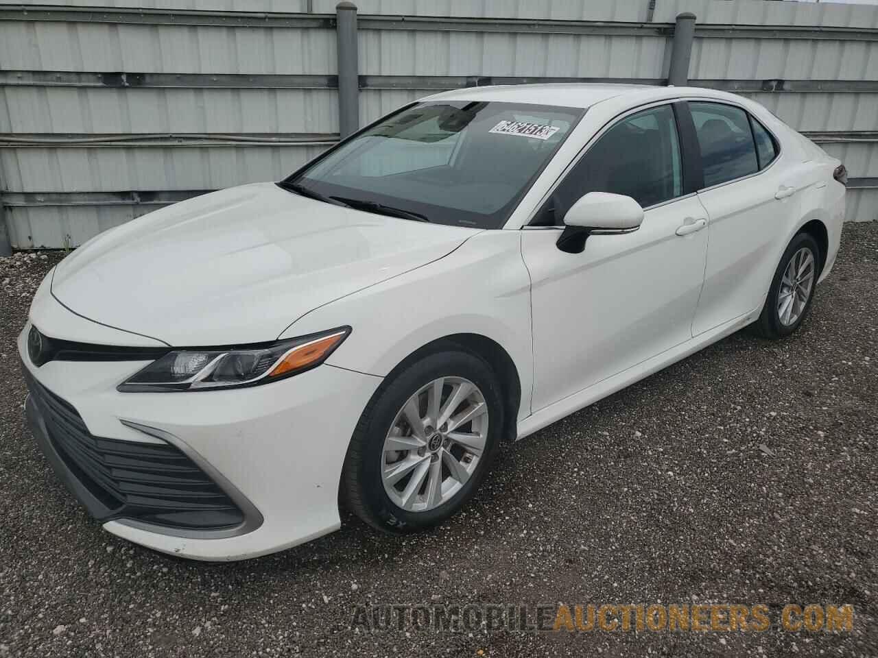 4T1C11BK9NU062085 TOYOTA CAMRY 2022