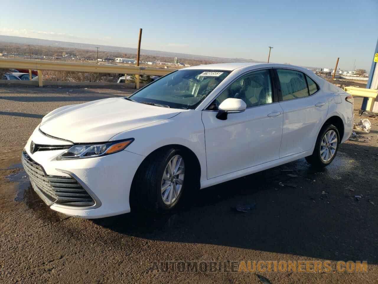 4T1C11BK9RU108049 TOYOTA CAMRY 2024