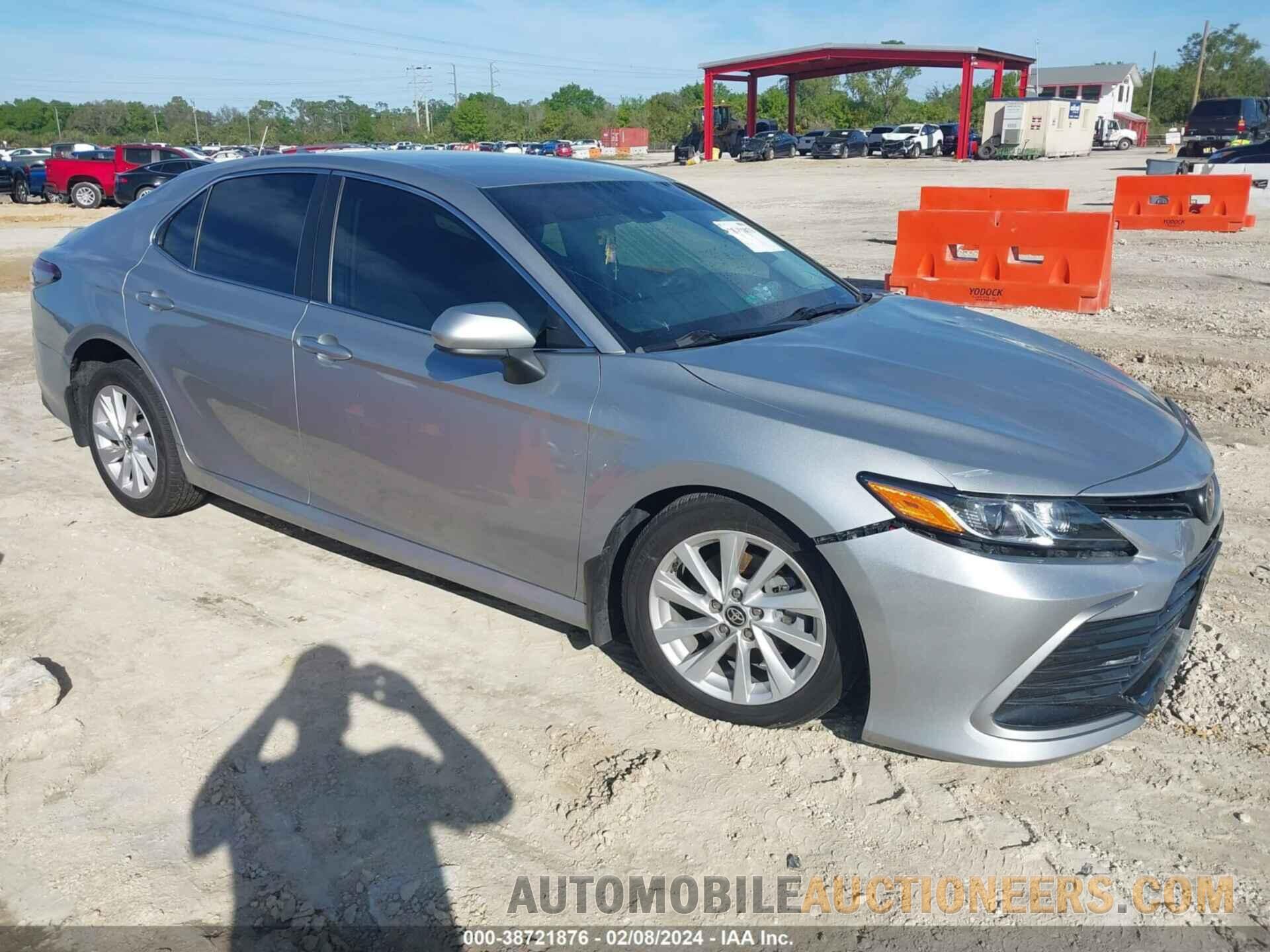 4T1C11BKXMU027425 TOYOTA CAMRY 2021