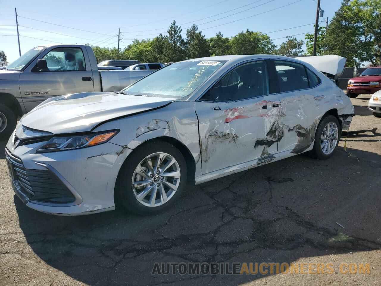 4T1C11BKXNU064444 TOYOTA CAMRY 2022