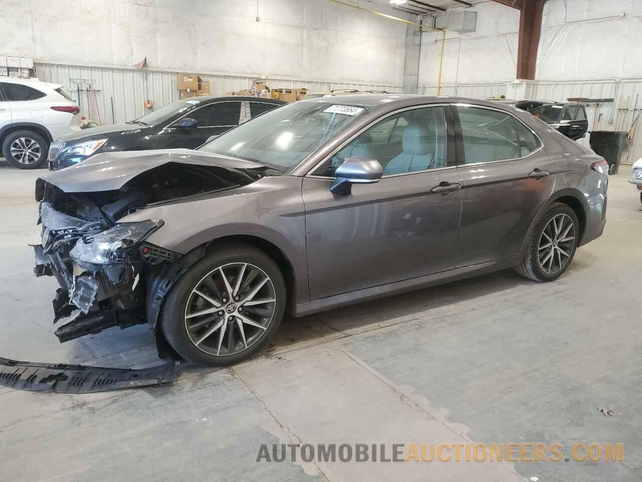 4T1F11AK0NU063737 TOYOTA CAMRY 2022