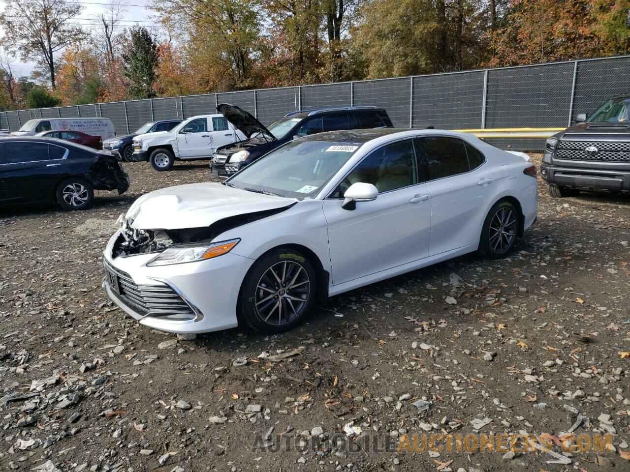 4T1F11AKXMU412580 TOYOTA CAMRY 2021