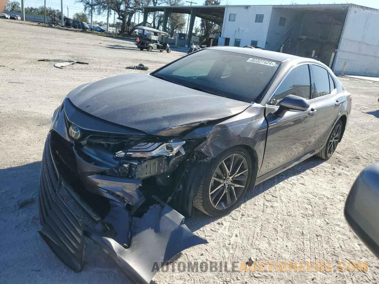 4T1F11AKXPU084100 TOYOTA CAMRY 2023