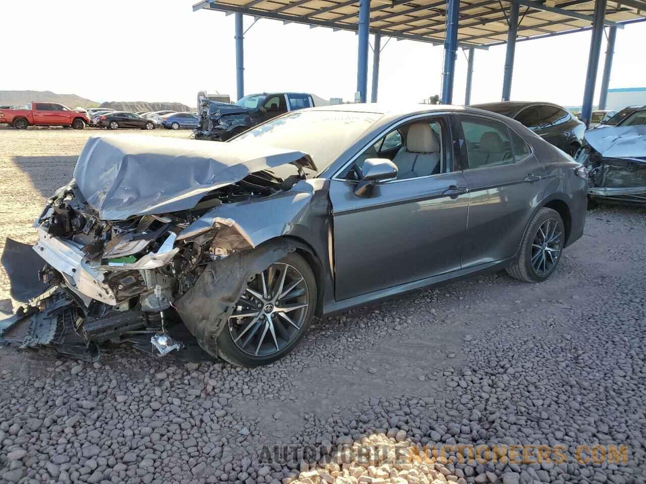 4T1F11AKXRU221023 TOYOTA CAMRY 2024