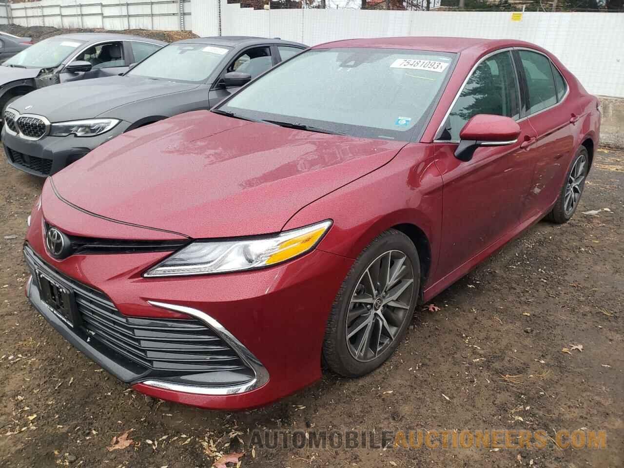 4T1F11BK2MU020501 TOYOTA CAMRY 2021