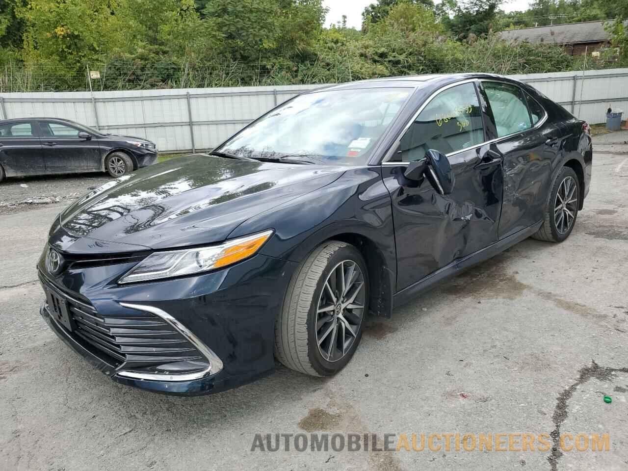 4T1F11BK5MU033193 TOYOTA CAMRY 2021