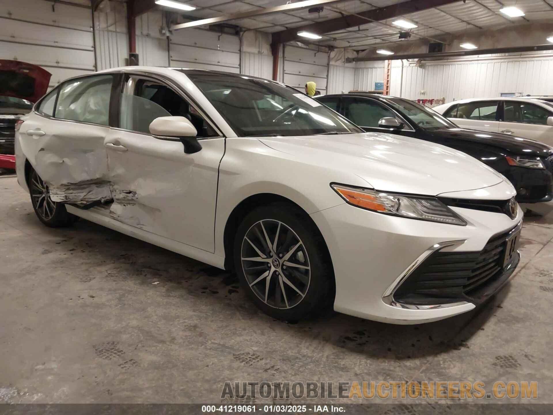 4T1F11BK8MU037268 TOYOTA CAMRY 2021