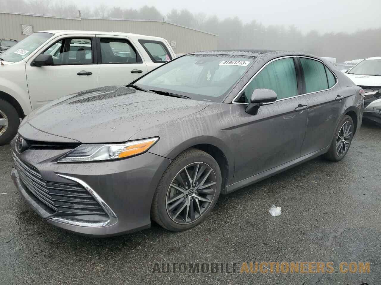 4T1F11BK8MU040123 TOYOTA CAMRY 2021