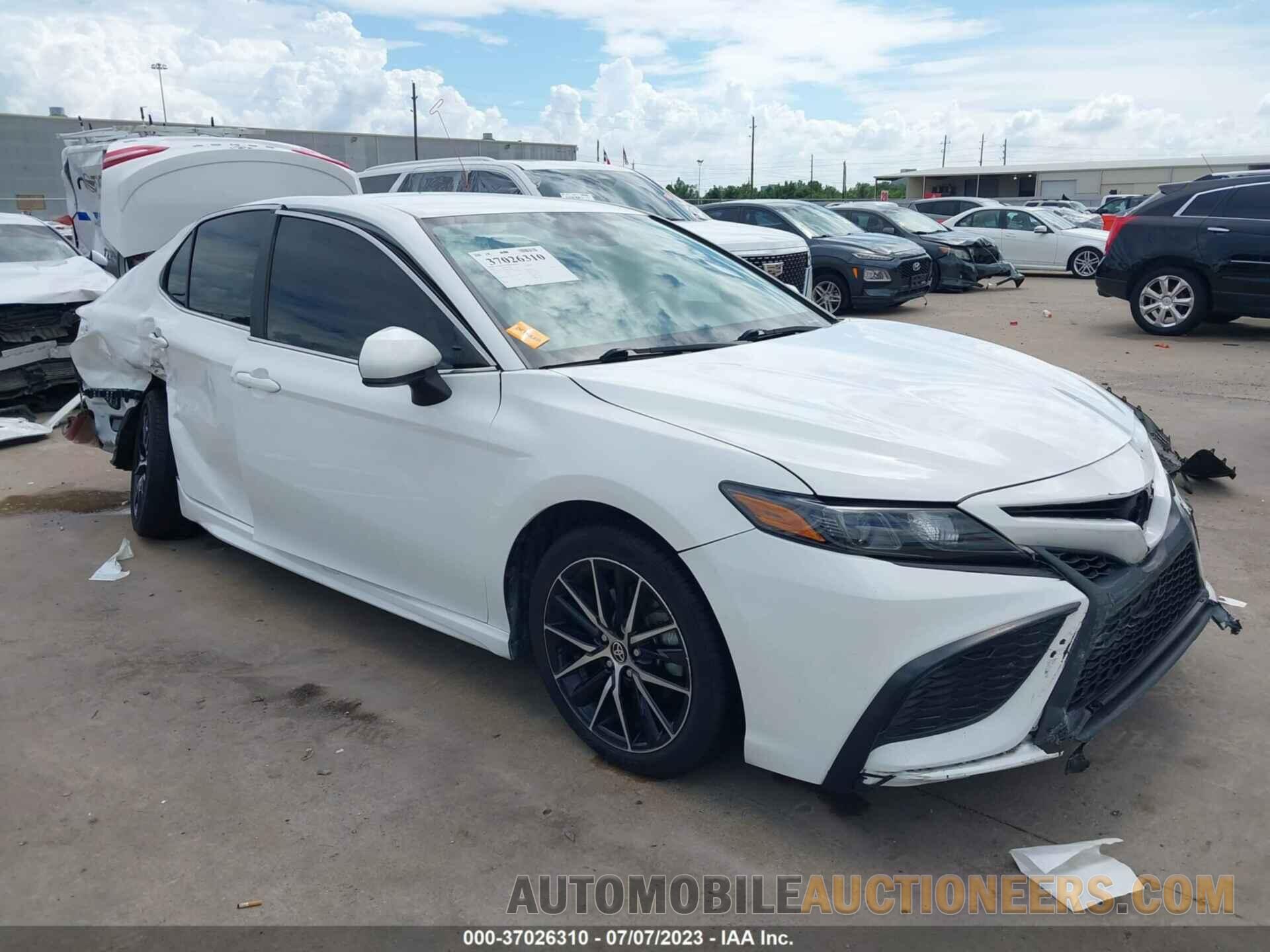 4T1G11AK0MU410387 TOYOTA CAMRY 2021