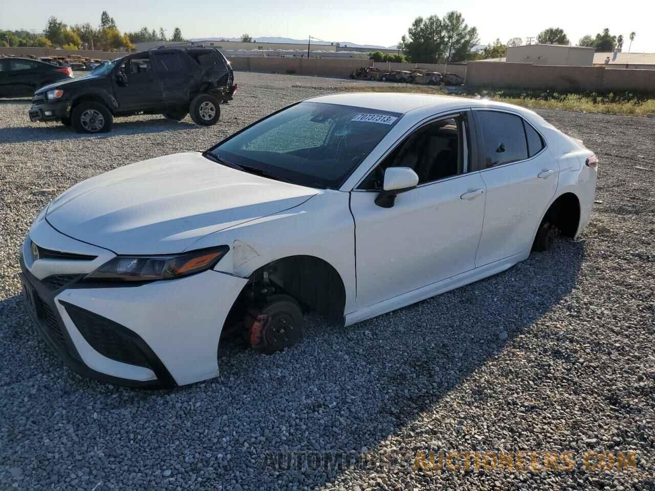 4T1G11AK0MU410857 TOYOTA CAMRY 2021