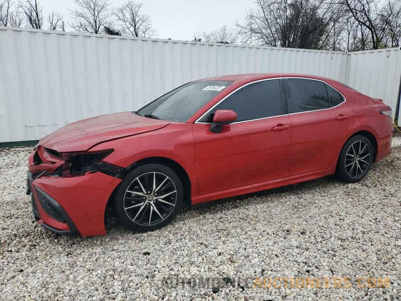 4T1G11AK0MU421843 TOYOTA CAMRY 2021