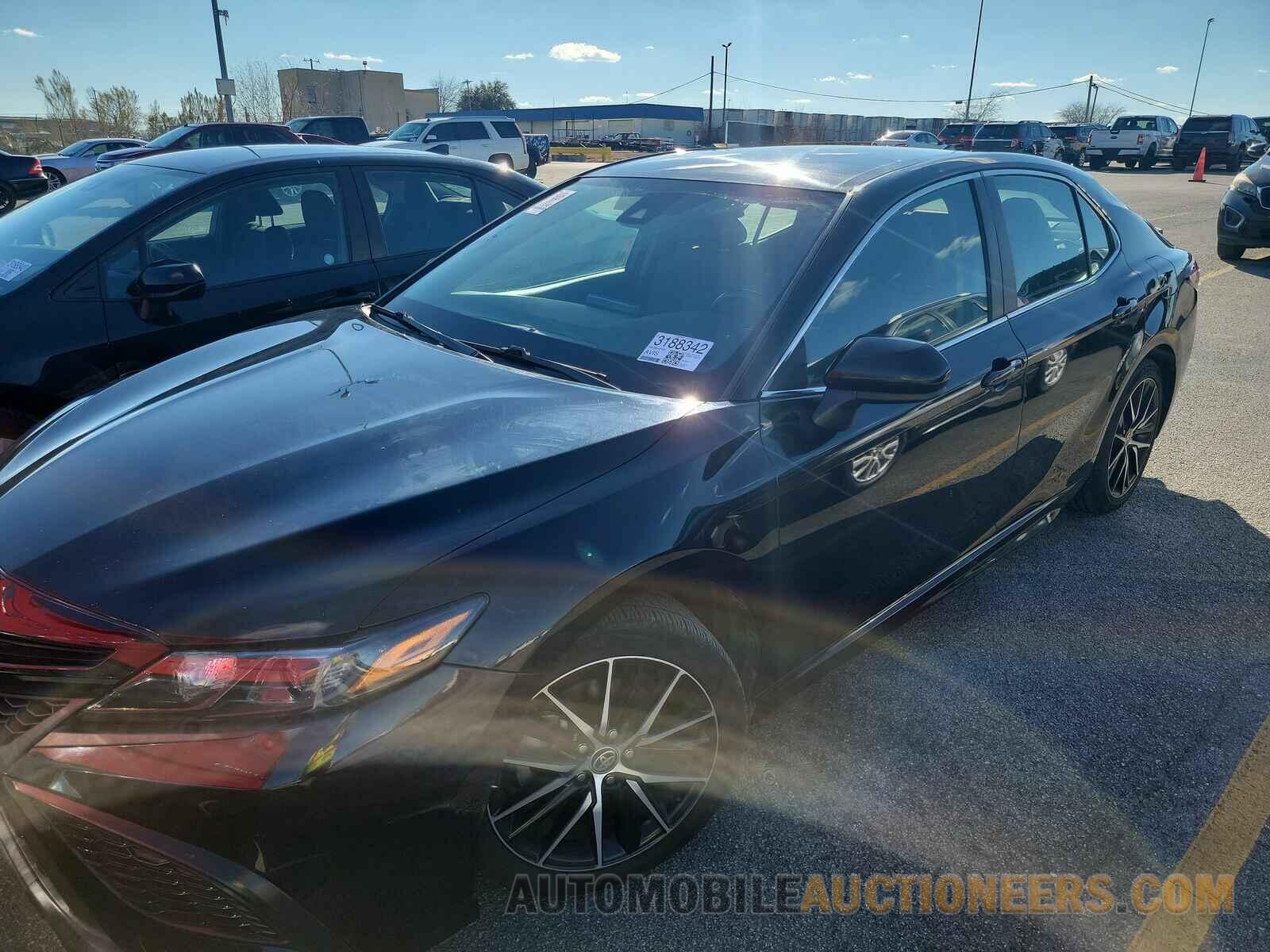 4T1G11AK0MU423561 Toyota Camry 2021