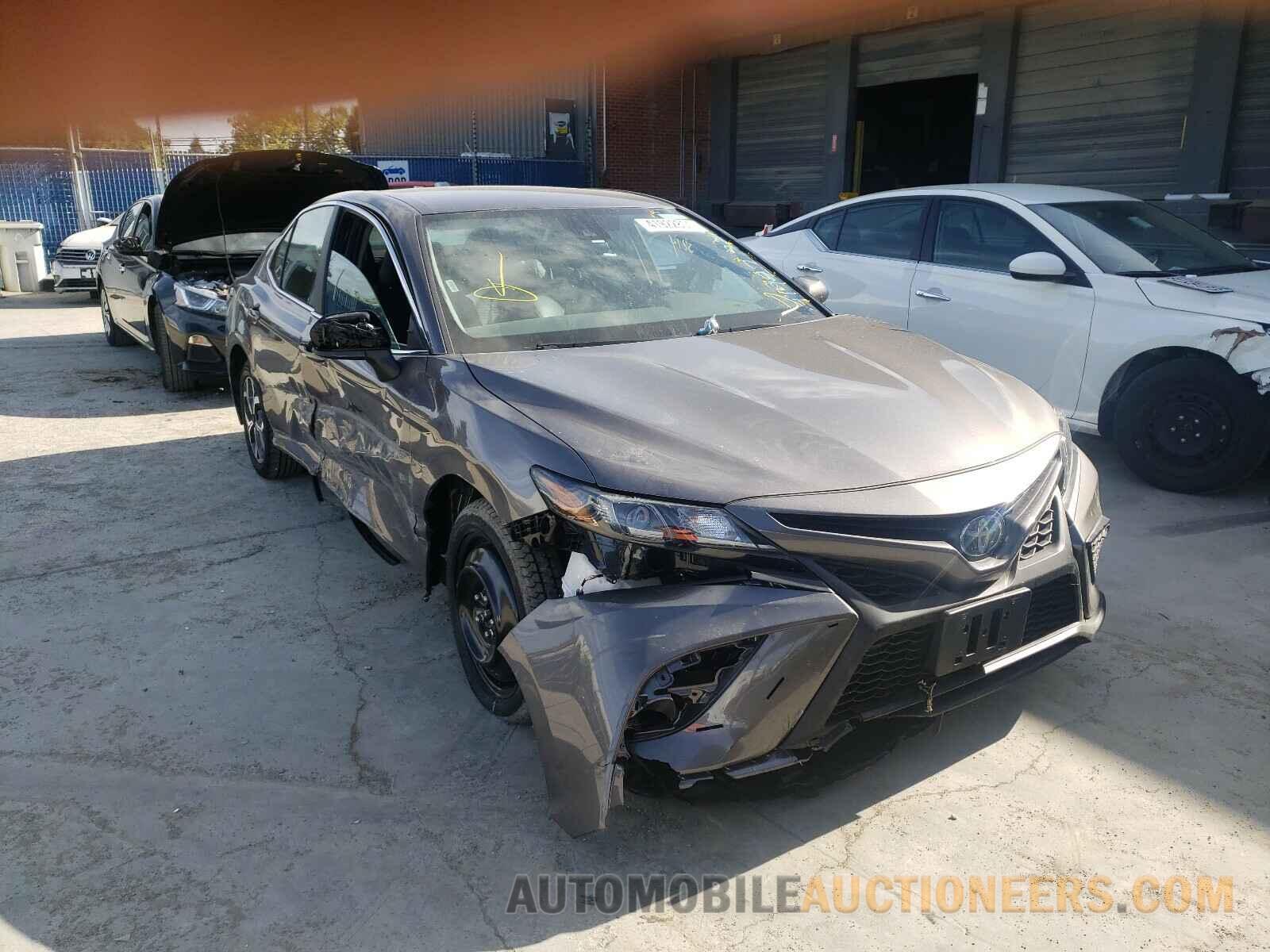 4T1G11AK0MU429585 TOYOTA CAMRY 2021