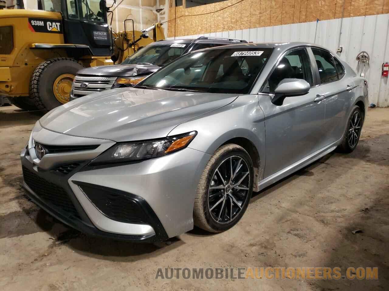 4T1G11AK0MU438013 TOYOTA CAMRY 2021