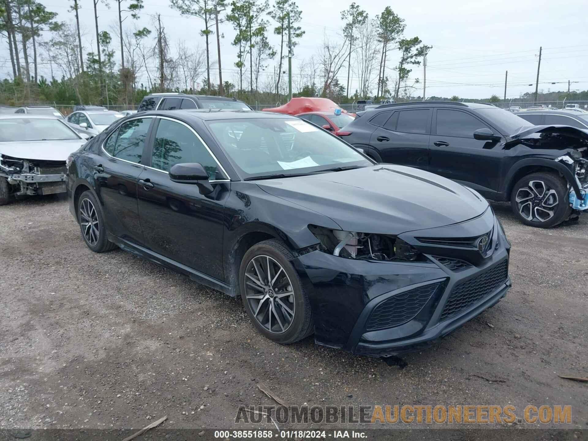 4T1G11AK0MU465423 TOYOTA CAMRY 2021