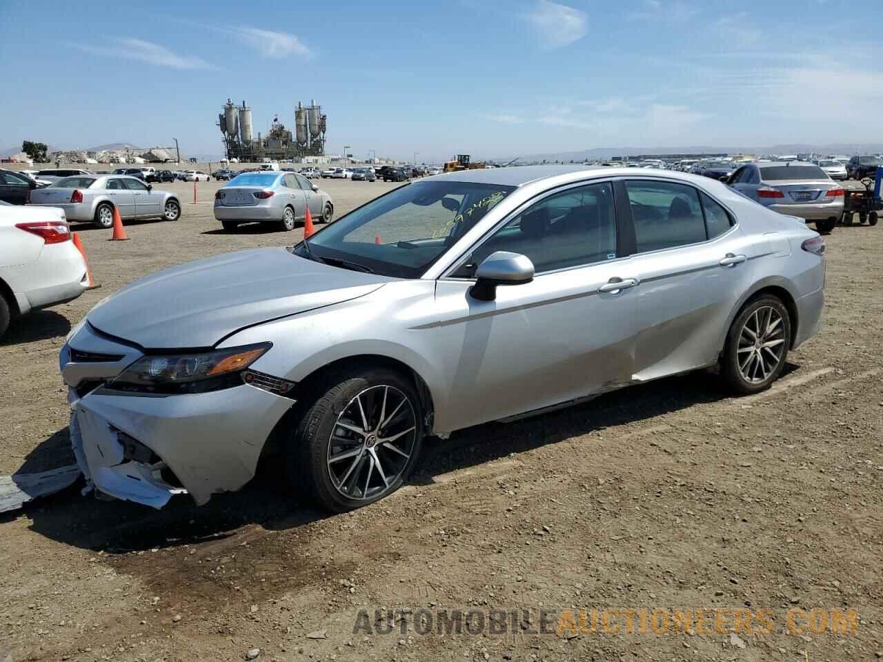 4T1G11AK0MU465597 TOYOTA CAMRY 2021