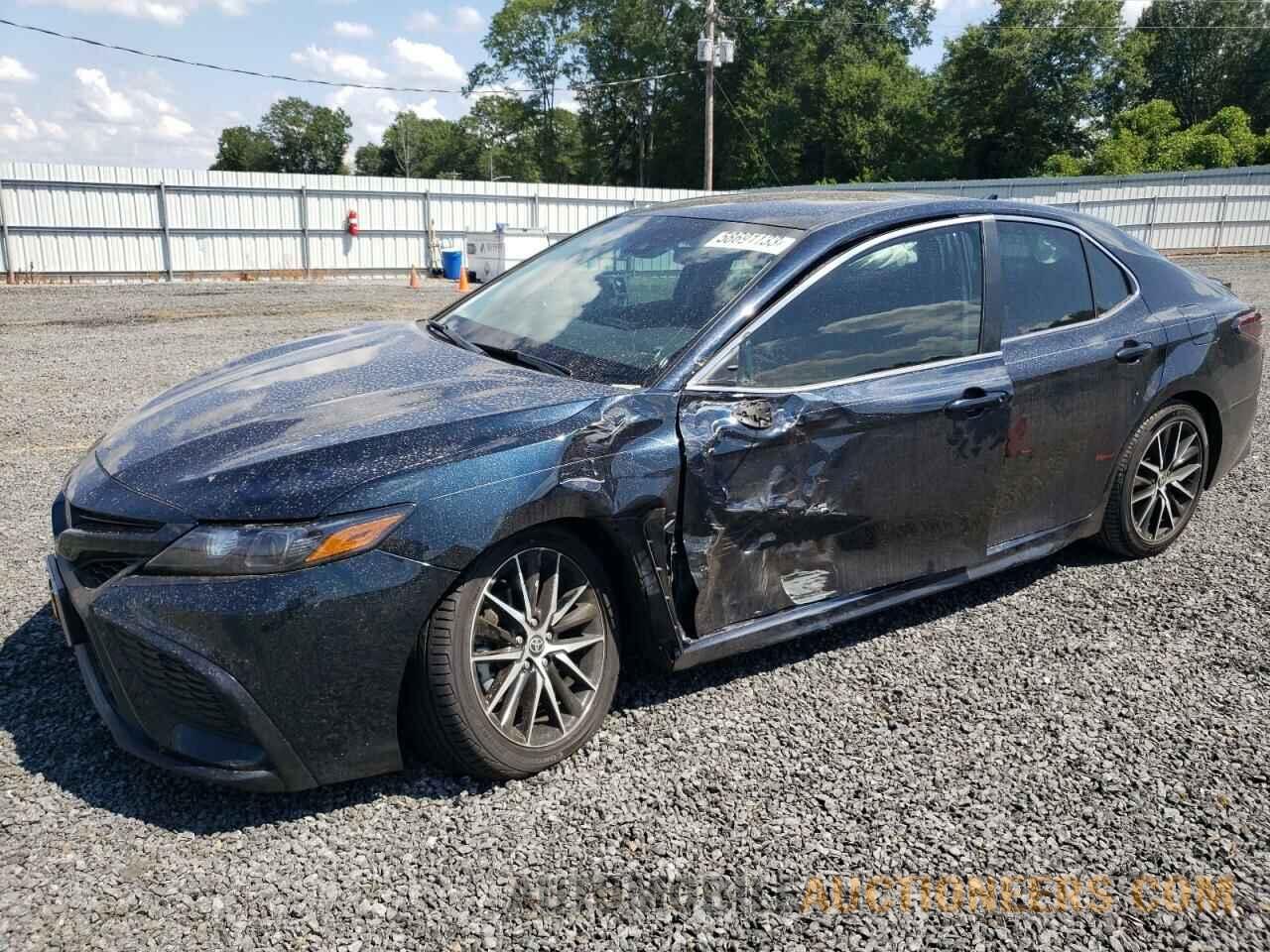 4T1G11AK0MU468256 TOYOTA CAMRY 2021