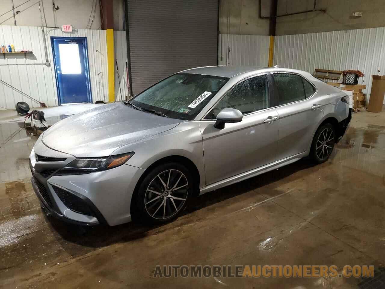 4T1G11AK0MU480195 TOYOTA CAMRY 2021