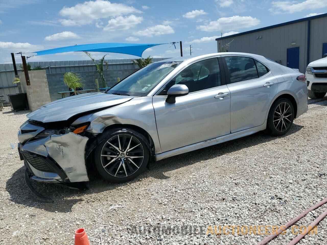 4T1G11AK0MU490421 TOYOTA CAMRY 2021