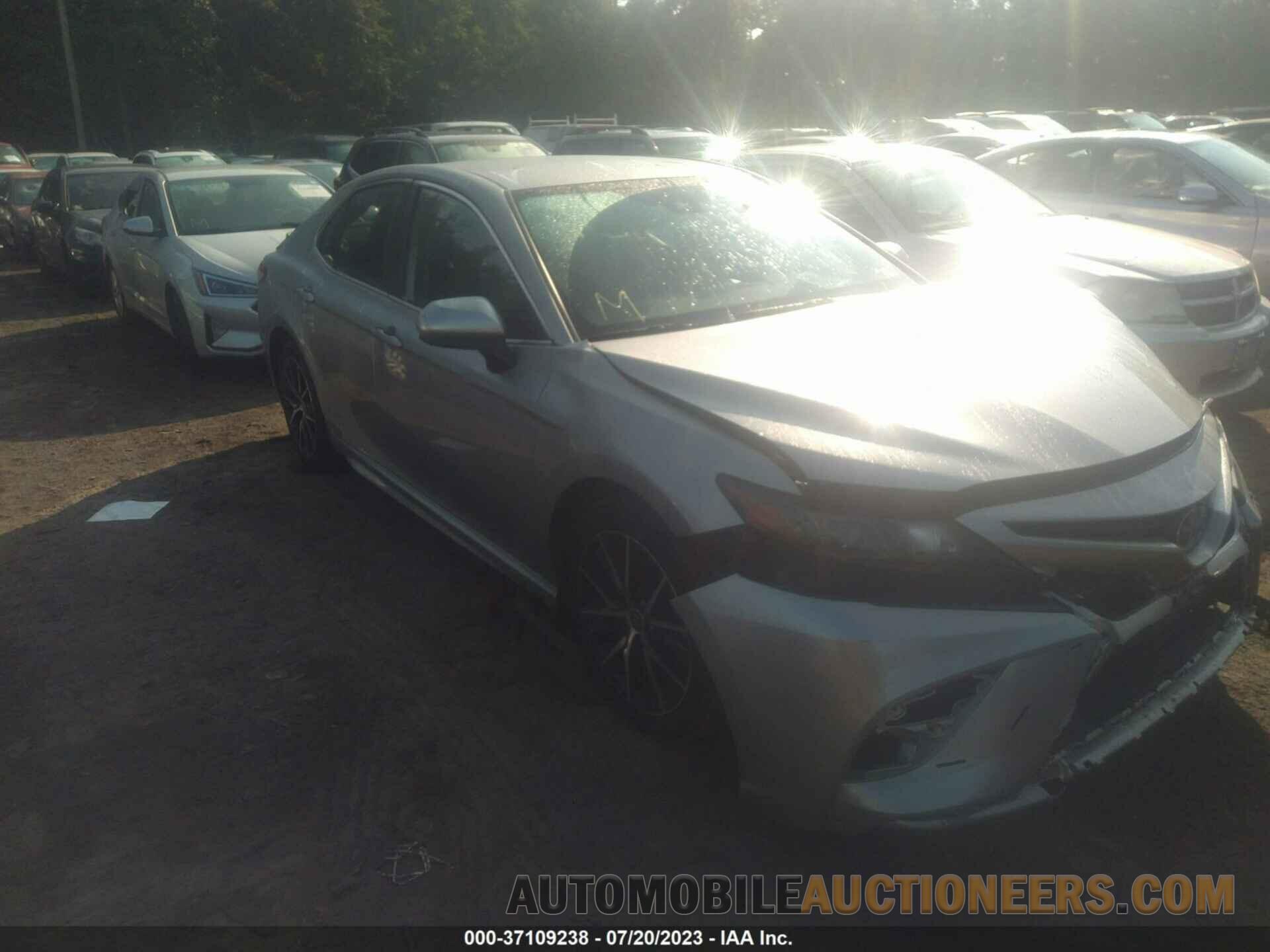 4T1G11AK0MU516855 TOYOTA CAMRY 2021