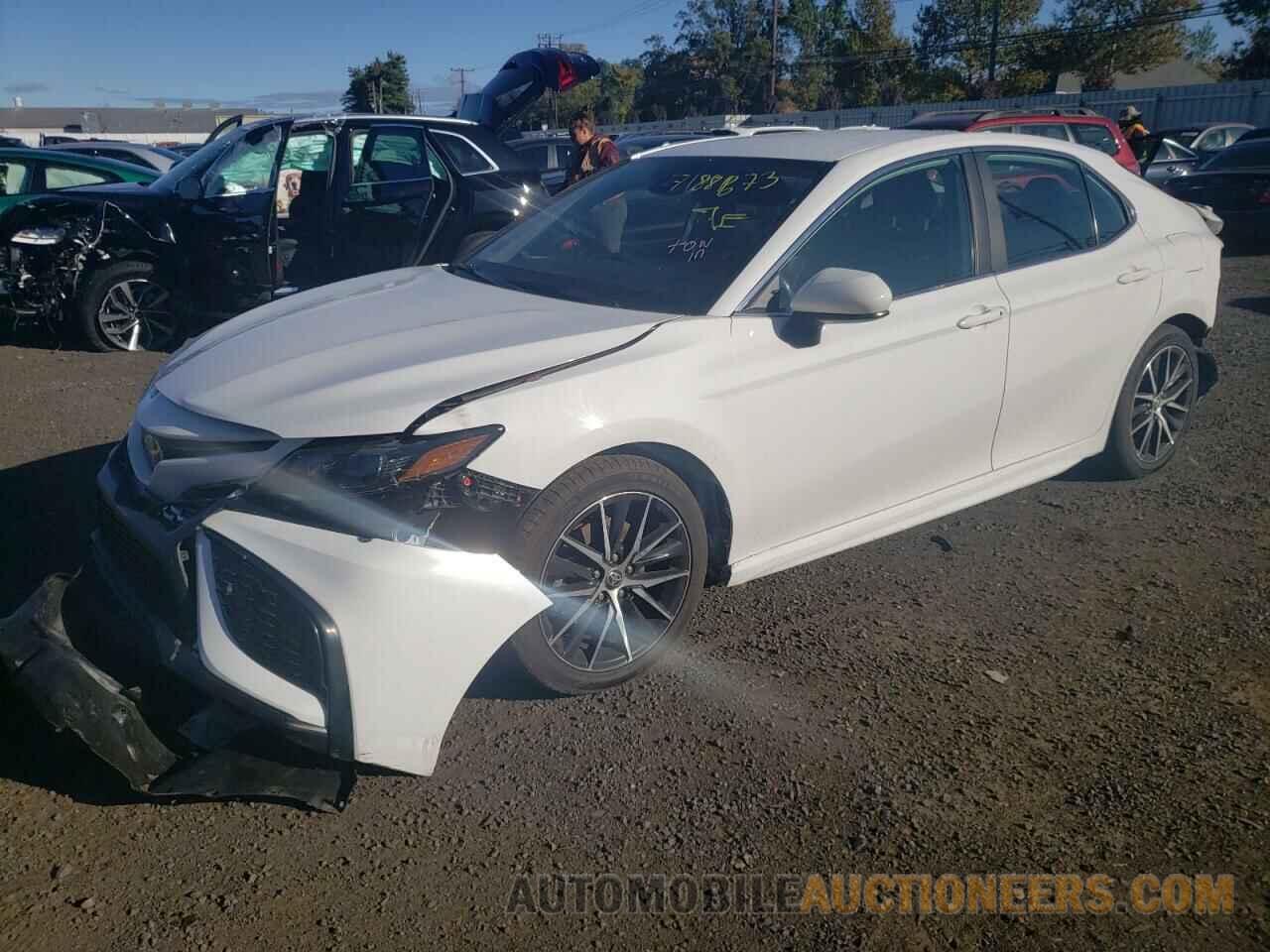 4T1G11AK0MU517231 TOYOTA CAMRY 2021