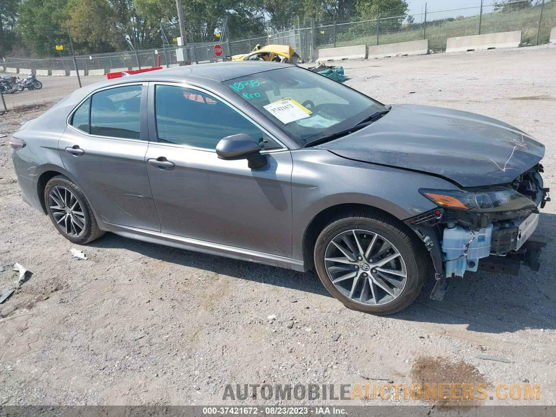 4T1G11AK0MU520131 TOYOTA CAMRY 2021