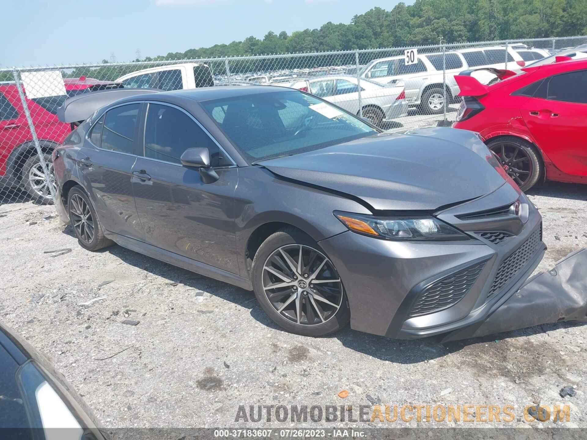 4T1G11AK0MU520355 TOYOTA CAMRY 2021