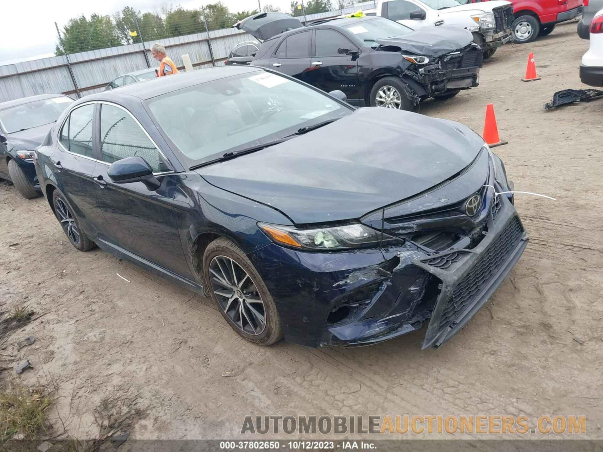 4T1G11AK0MU525569 TOYOTA CAMRY 2021