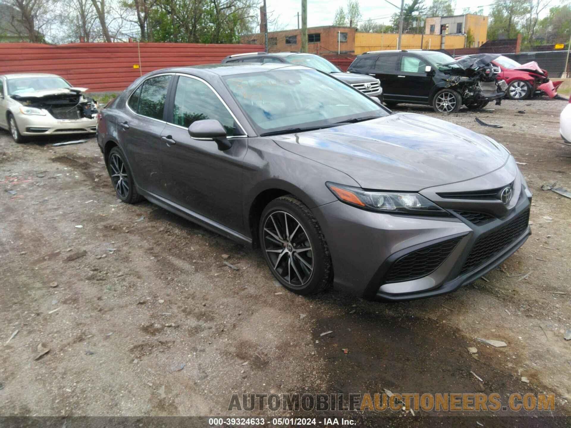 4T1G11AK0MU527807 TOYOTA CAMRY 2021