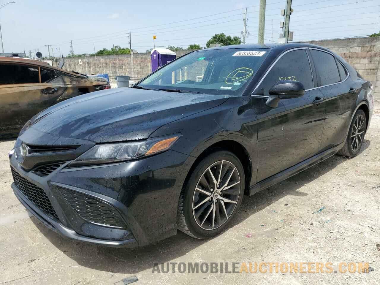 4T1G11AK0MU530142 TOYOTA CAMRY 2021