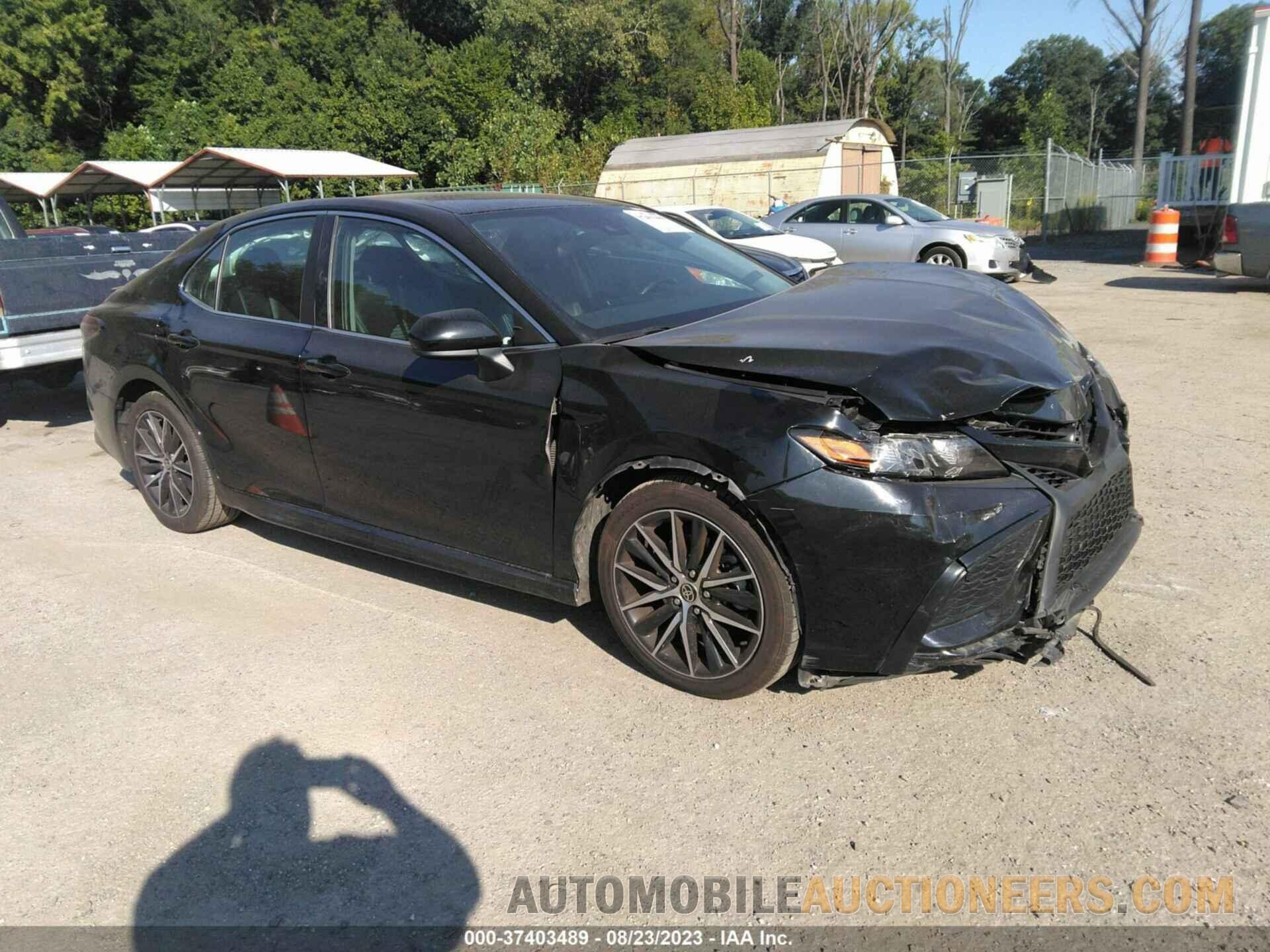 4T1G11AK0MU550519 TOYOTA CAMRY 2021