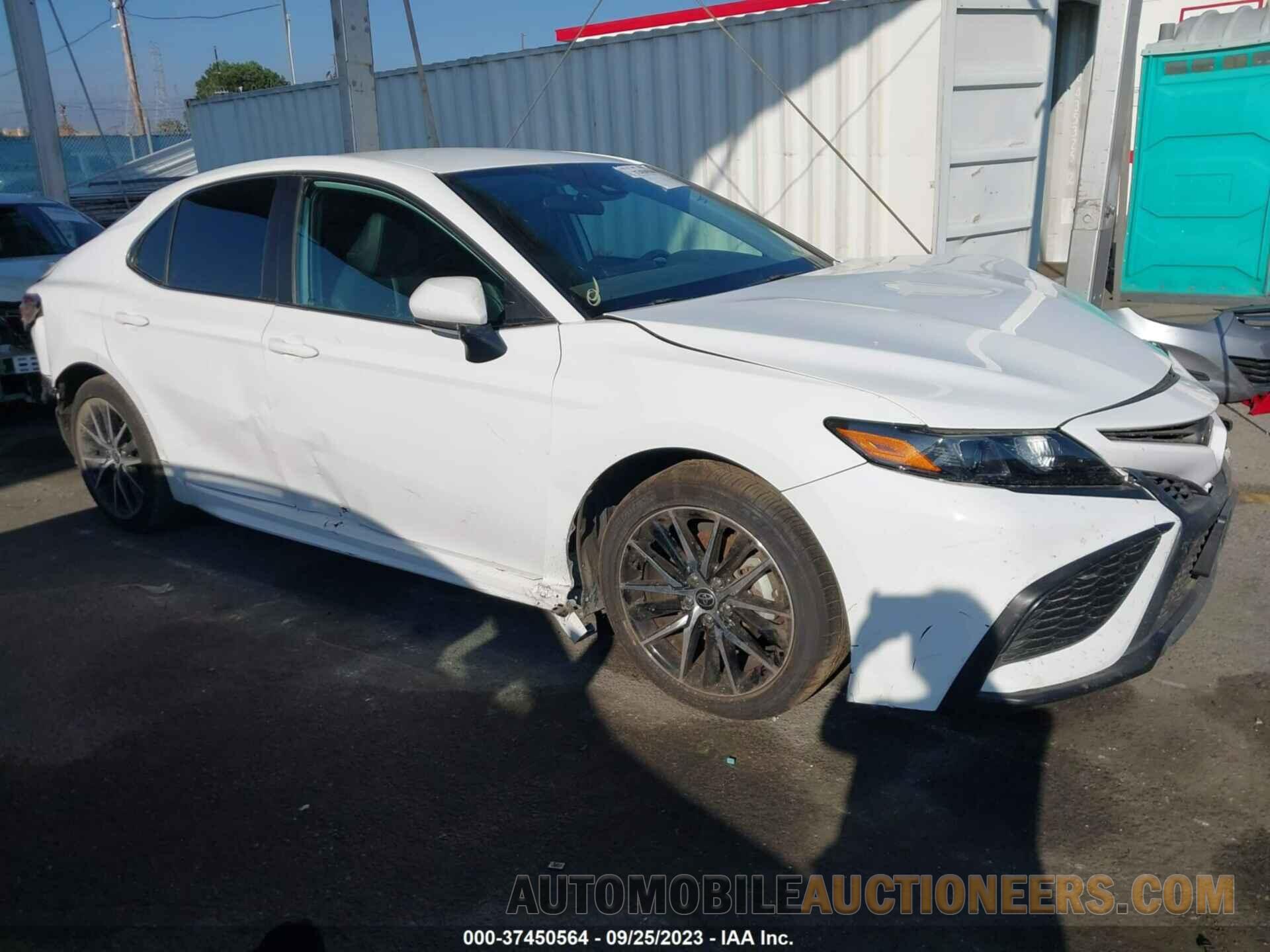 4T1G11AK0MU556515 TOYOTA CAMRY 2021